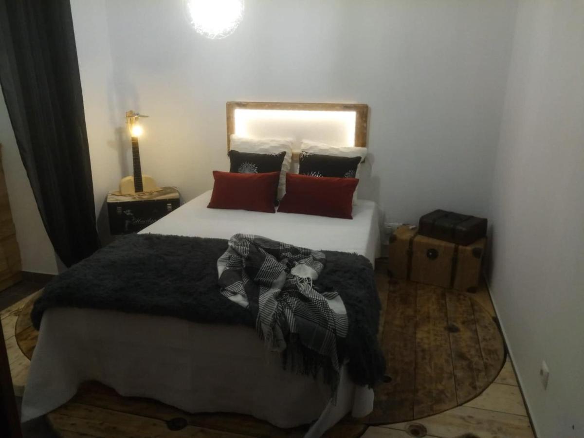 Casa 40Th-Music Wood House Hotel Obidos Luaran gambar